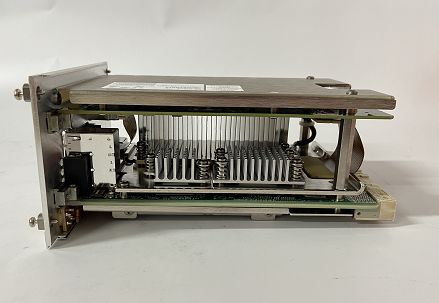 嵌入式PXIE-8840四​核​处理​器​PXI​控制器